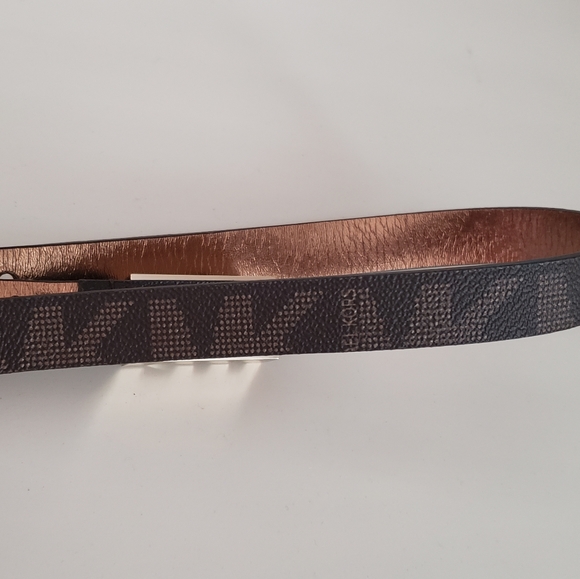 Michael Kors Signature Logo Belt - Picture 4 of 6